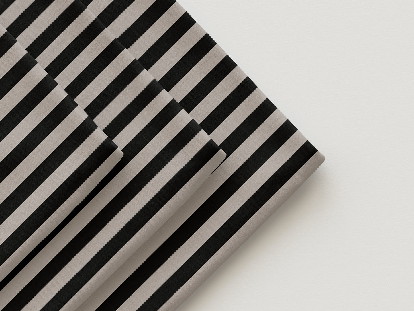 Zwarte en grijze strepen (M16625)