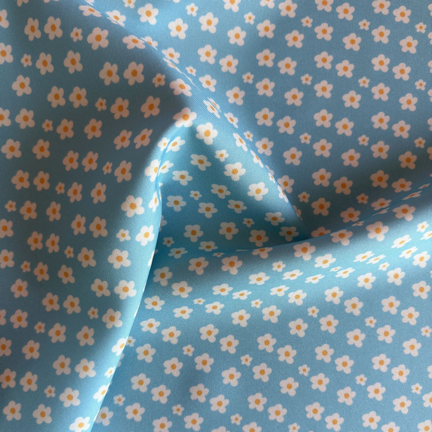 Flores Creme em Fundo Azul (M29426)