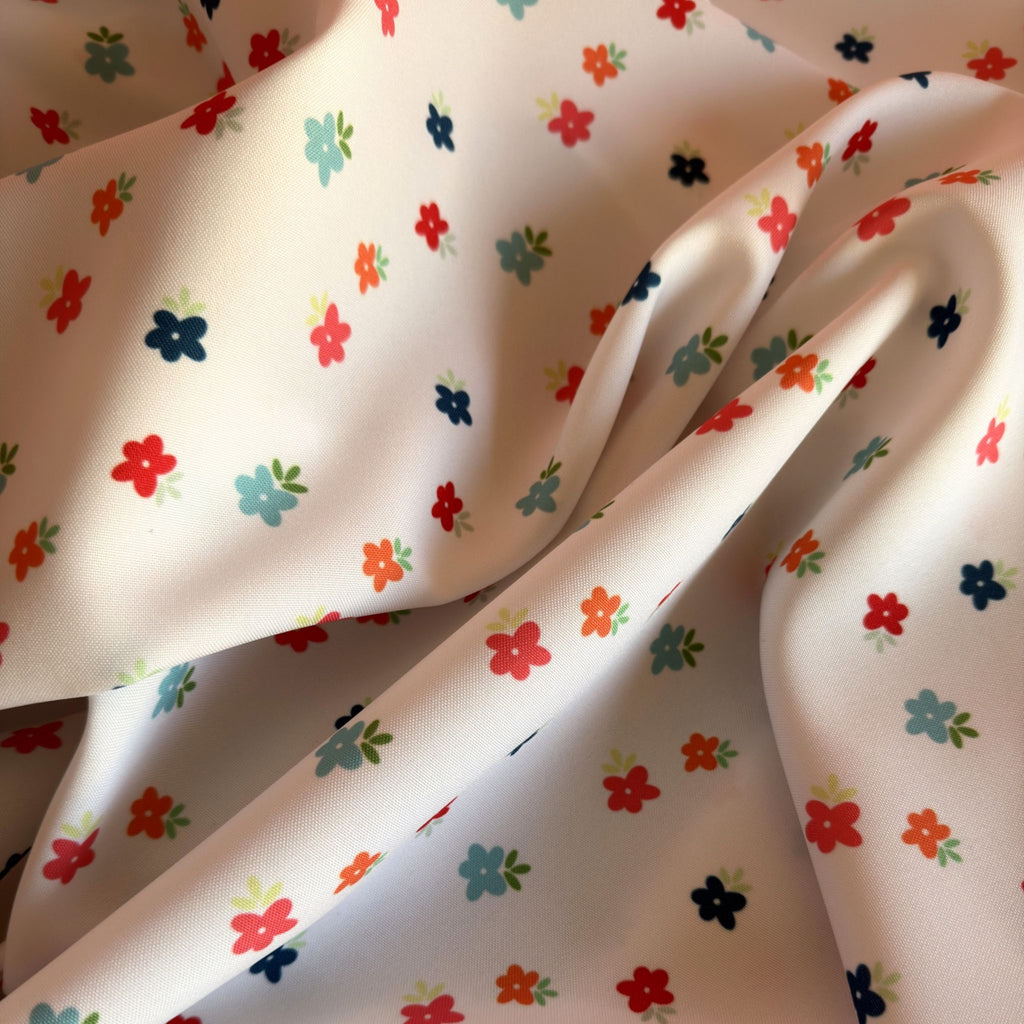 Florinhas em Fundo Branco 🧚‍♀️ (M32226)