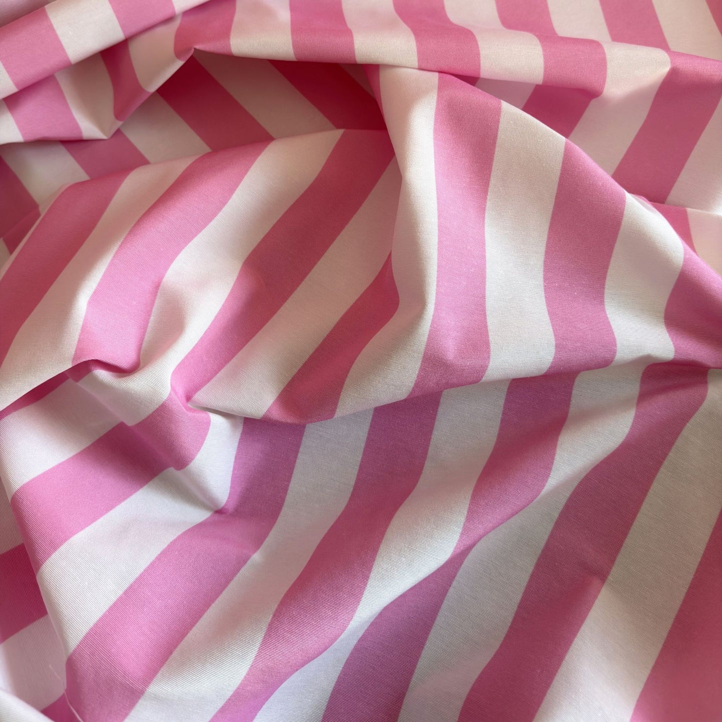 Riscas Brancas e Rosa (M19225)