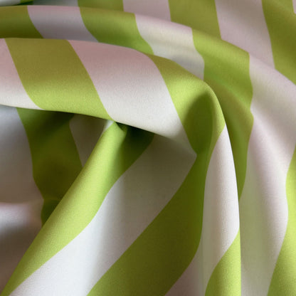 Riscas Verdes e Branco (M28926)